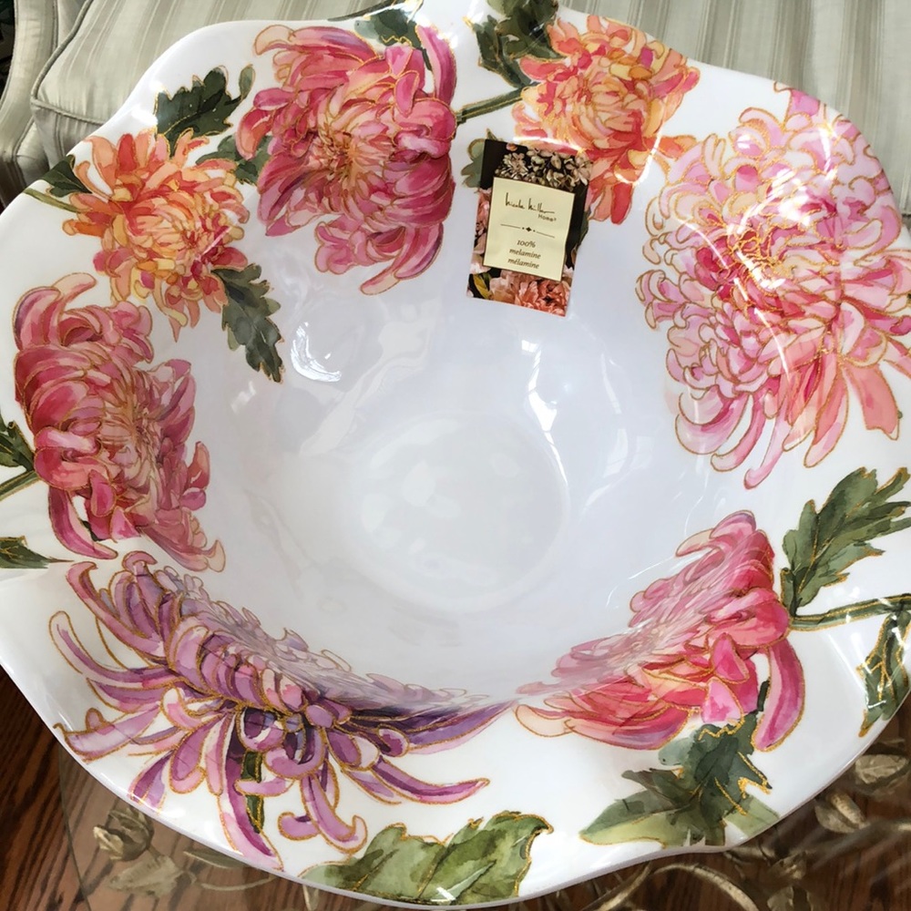 Large Fluted  Melamine Floral Serving Bowl - NWT
